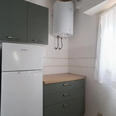 Airone Aparthotel 2*