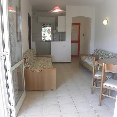 Airone Aparthotel 2*